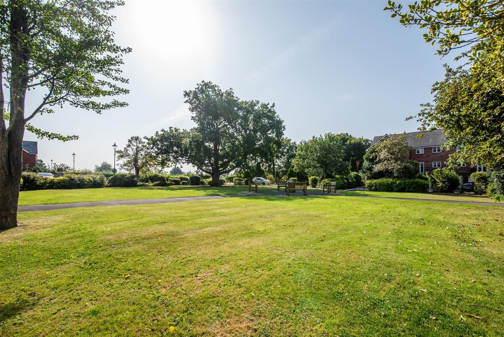 Halliwell Crescent, Hutton, Preston